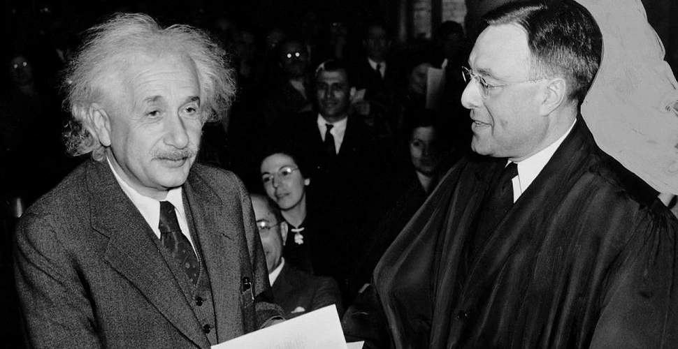 Cum l-au redescoperit agenţii CIA pe Albert Einstein la 33 de ani de la moartea fizicianului: ,,Arăta precum un hipiot. Era deştept, nimeni nu îl putea contrazice”