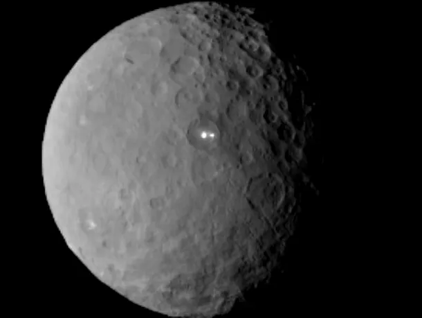 Imagini MISTERIOASE descoperite pe suprafaţa planetei pitice Ceres: NASA nu are o explicaţie - VIDEO