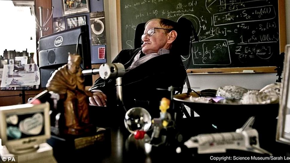 Stephen Hawking avertizează că rasa umană este în pericol de dispariţie. ”Istoria noastră este o istorie a stupidităţii!”