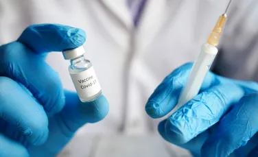 Vaccinul Pfizer anti-Covid-19 protejează oamenii de spitalizare, deși eficacitatea împotriva infectării scade