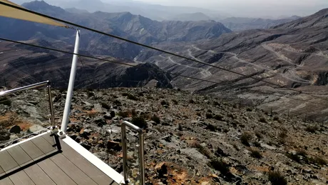 Cea mai lungă tiroliană din lume: Jebel Jais Zipline, atunci când adrenalina îți șoptește „zboară”