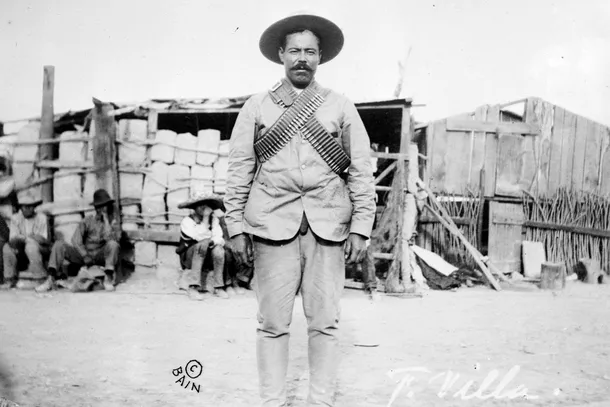 Pancho Villa într-un adin taberele sale
