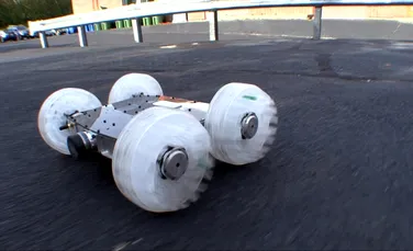 Robotul care face salturi de 9 metri înălţime (VIDEO)