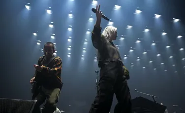 Trupa Linkin Park revine pe scenă cu o solistă nouă, după 7 ani de la moartea lui Chester Bennington
