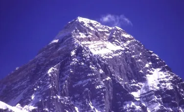 S-a (re)stabilit inaltimea Everestului!