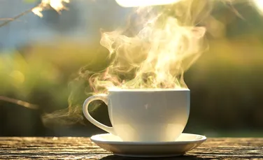 Ceaiul și cafeaua foarte fierbinți ar putea tripla riscul unui tip de cancer esofagian