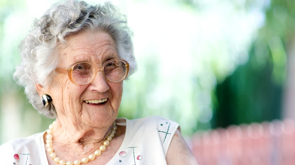 „Super-vârstnicii”: care e secretul oamenilor care rămân vioi la minte până la adânci bătrâneţi?