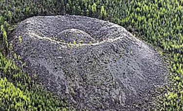 Misterul craterului „viu” din Siberia. Geologii nu ştiu cum s-a format acest bizar „cuib de vulturi”
