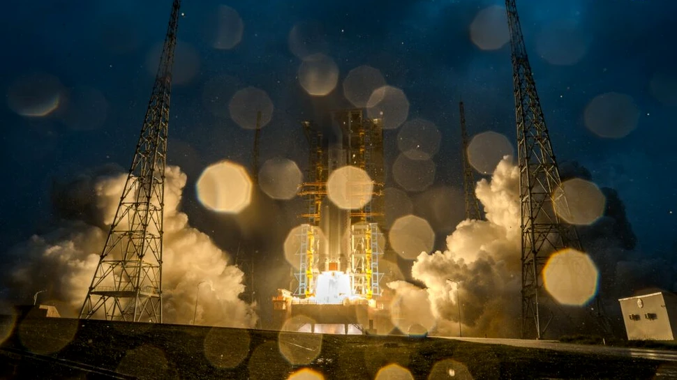 China a lansat o misiune istorică pe fața nevăzută a Lunii