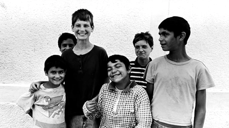 100.000 de felicitari de Crăciun vândute vor ajuta 400 de copii să rămână acasă