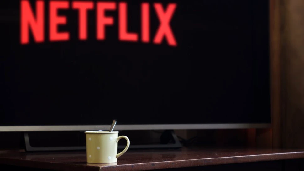 Netflix introduce un nou tip de abonament, la jumătate de preţ faţă de cel ieftin de până acum