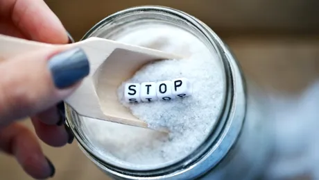 Alimentele bogate în sare ar trebui interzise, recomandă OMS