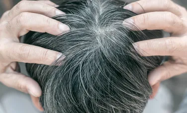 Cercetătorii ar fi descoperit de ce albește părul