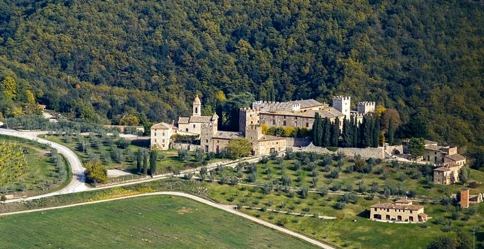 Un castel medieval din Toscana, fostă reşedinţă papală, pus în vânzare cu 28 milioane de euro – GALERIE FOTO