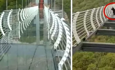Turist blocat la 100 metri în aer, după ce podul de sticlă pe care se afla a fost distrus de vânt