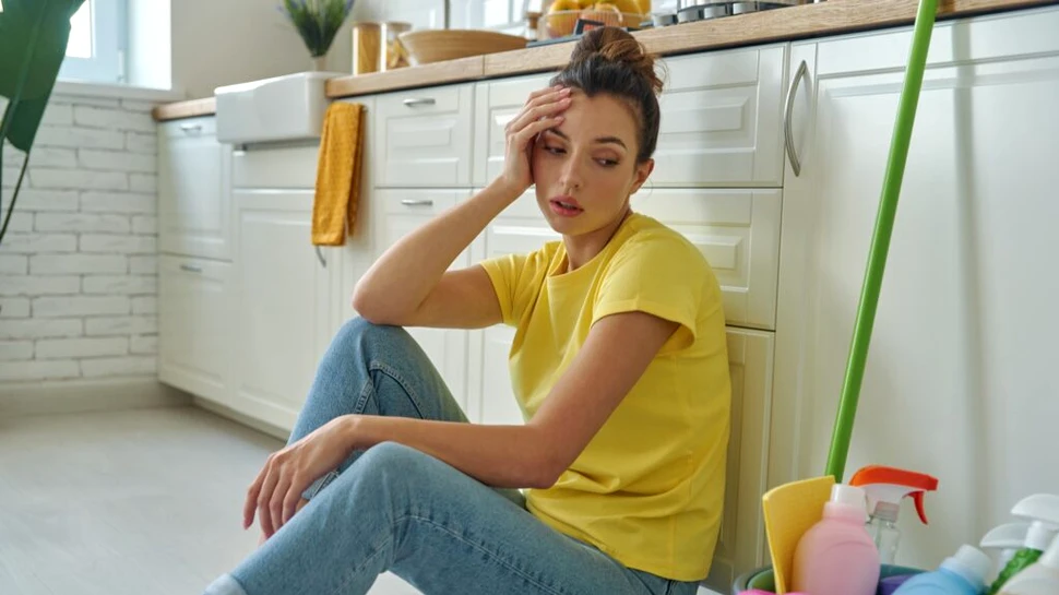 Femeile expuse frecvent la produsele de curățenie au risc mai mare de cancer ovarian