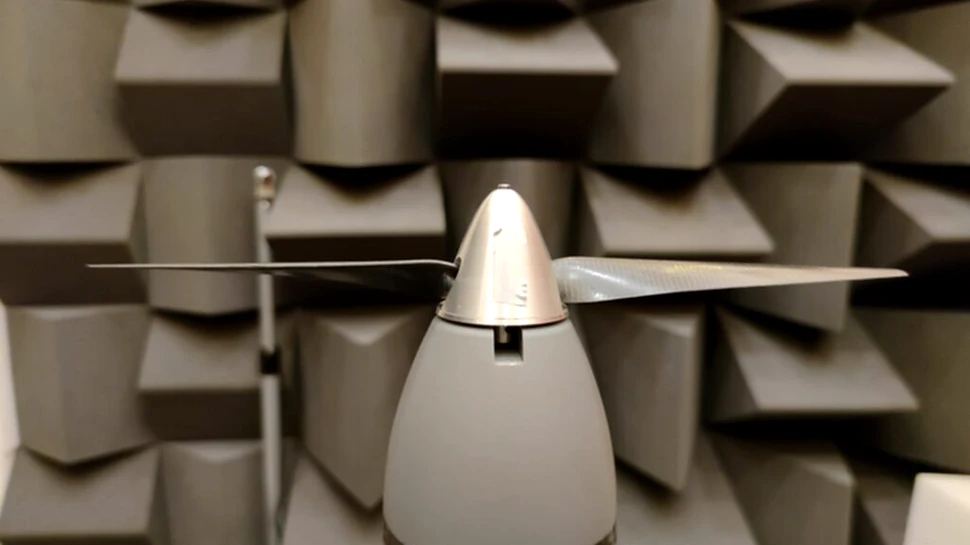 Primul studiu de acest fel: Elicele sunt mai zgomotoase deasupra solului