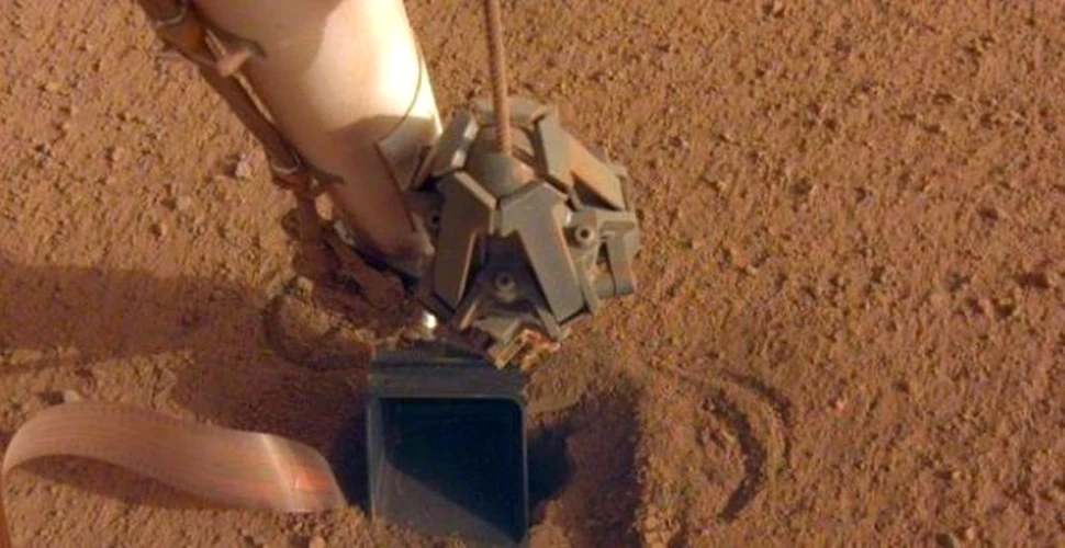„Cârtița” trimisă de NASA pe Marte a început, în sfârșit, să sape, însă a dat de un nou obstacol