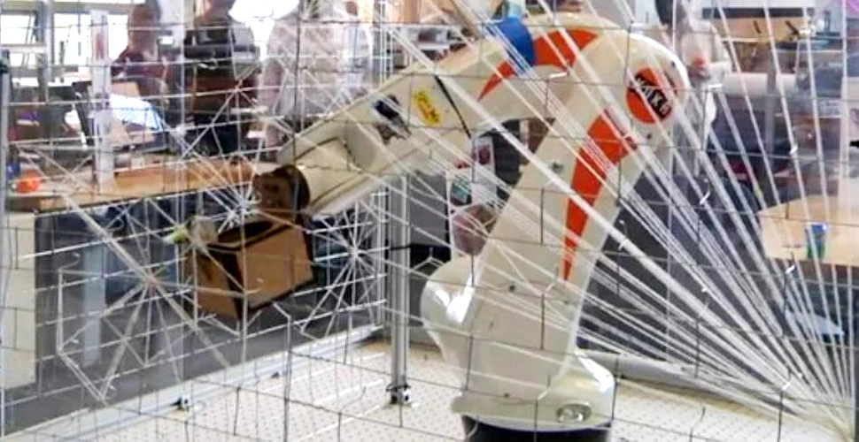 Robotul care ţese clădiri (VIDEO)