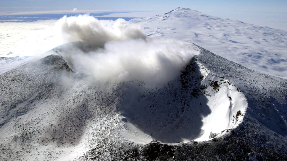 Antarctica ascunde un vulcan unic care face ceva nemaivăzut nicăieri pe Pământ