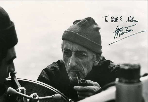 J.Y. Cousteau şi semnătura sa
