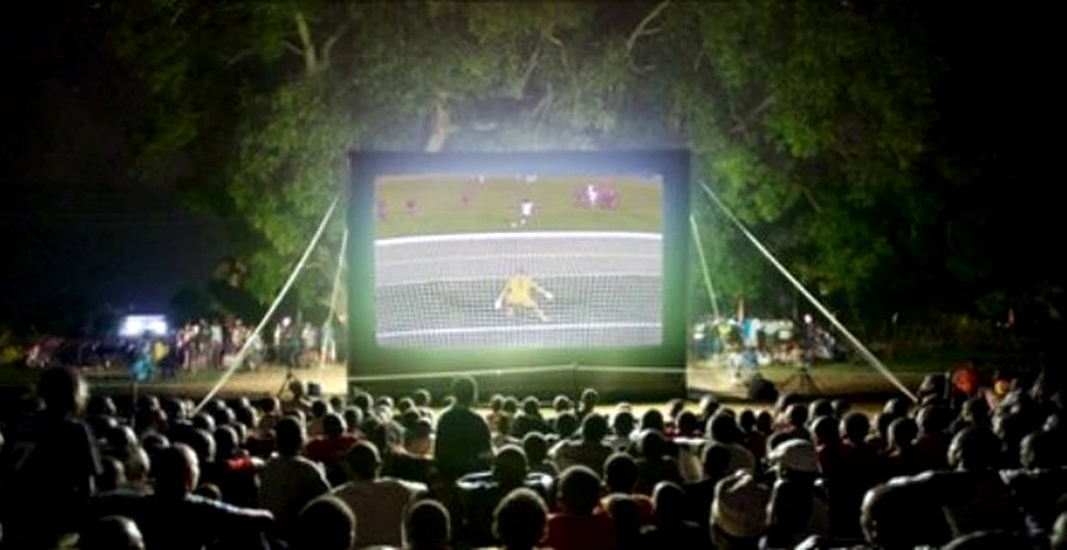 Un ecran gonflabil aduce Campionatul Mondial in Kenya
