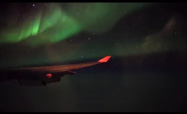 Vezi cum arată aurora boreală filmată din avion! (VIDEO)