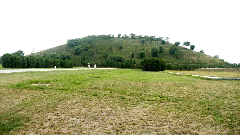 O serie de ”piramide chinezeşti” a fost construită pentru a se alinia cu Steaua Polară