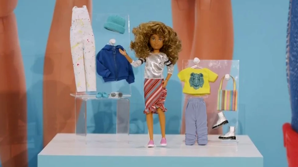 Păpuşa de gen neutru a fost lansată de compania care produce şi păpuşile Barbie