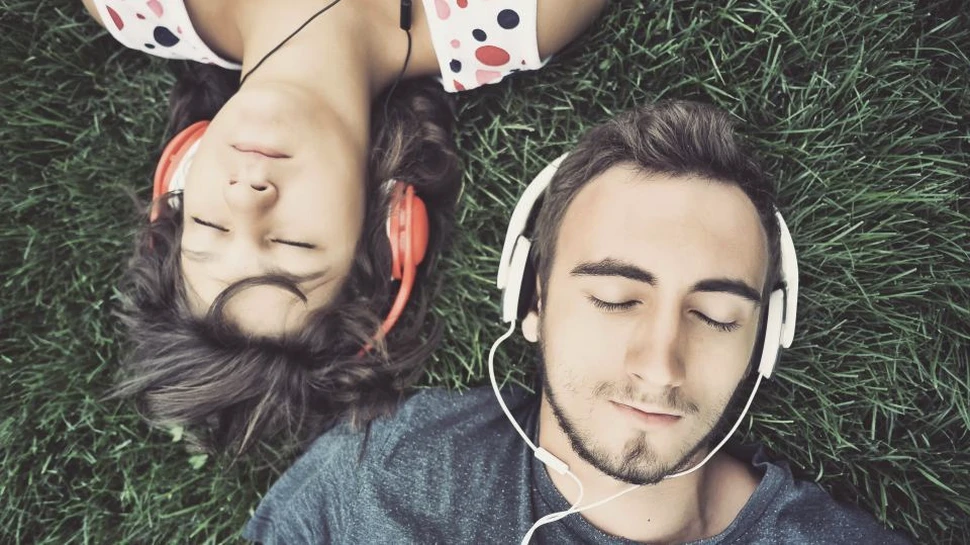 Cuplurile care ascultă muzică împreună au o viaţă sexuală mai împlinită şi o relaţie mult mai fericită