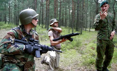 Tendinţă îngrijorătoare în Europa: ameninţarea rusă alimentează apariţia grupărilor paramilitare (GALERIE FOTO)