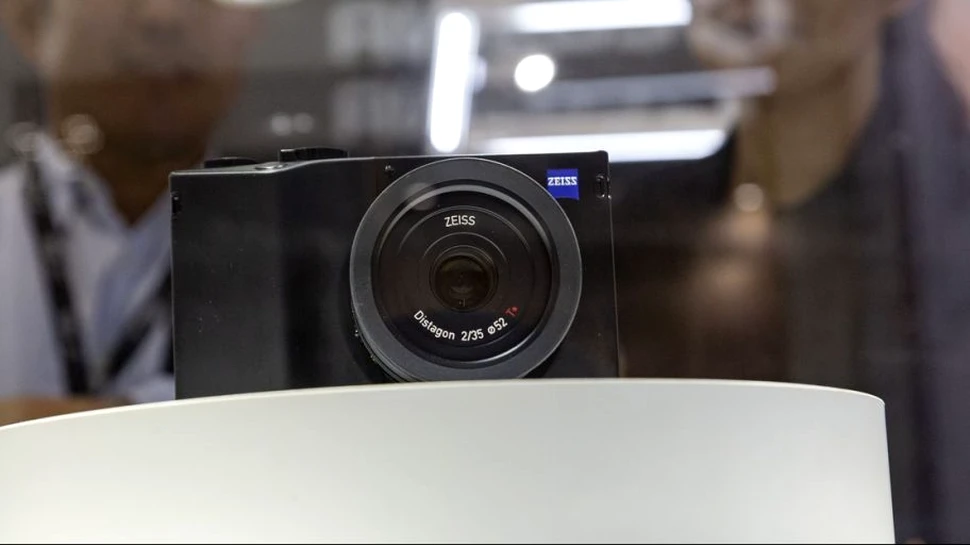 Zeiss ZX1 este disponibilă pentru precomenzi. Ce oferă camera mirrorless full-frame de 6.000 de dolari
