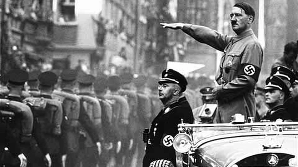 Maşina de paradă a lui Hitler. Are 6 metri şi atinge 200 de kilometri/oră – FOTO