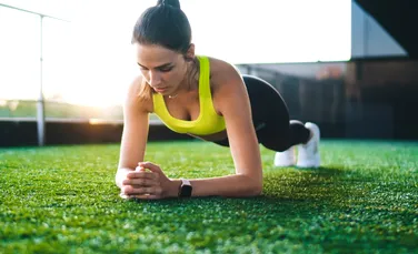 Exercițiile „statice” care pot înlocui mersul la sală: 14 minute, de trei ori pe săptămână