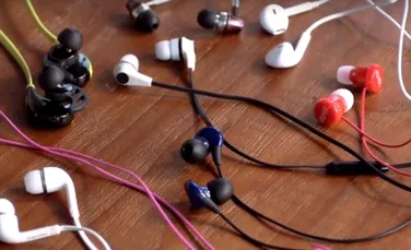Aceste căşti iau exact forma urechii în primele 60 de secunde de utilizare – VIDEO