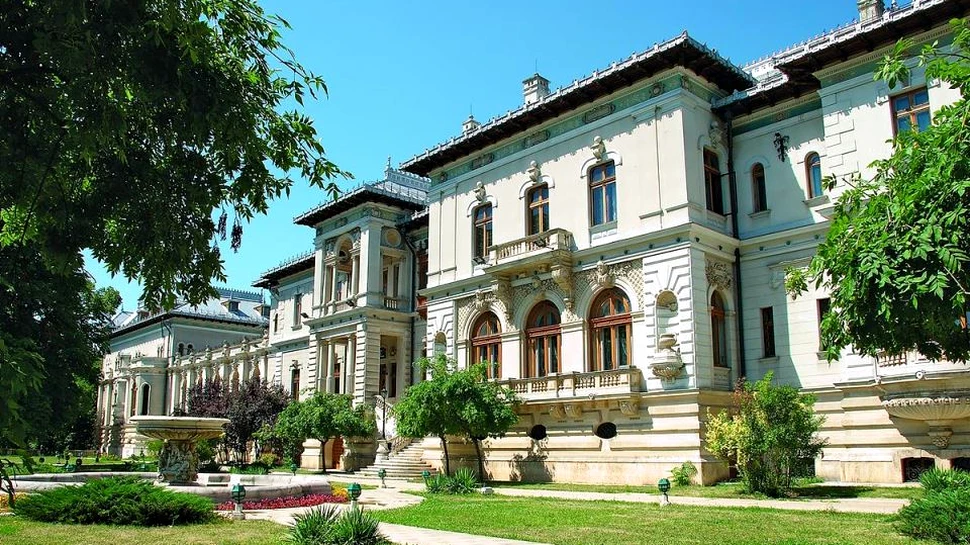 Sabia de paradă a lui Alexandru Ioan Cuza expusă la Muzeul Naţional Cotroceni