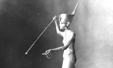 Două statui ale lui Tutankamon au fost furate