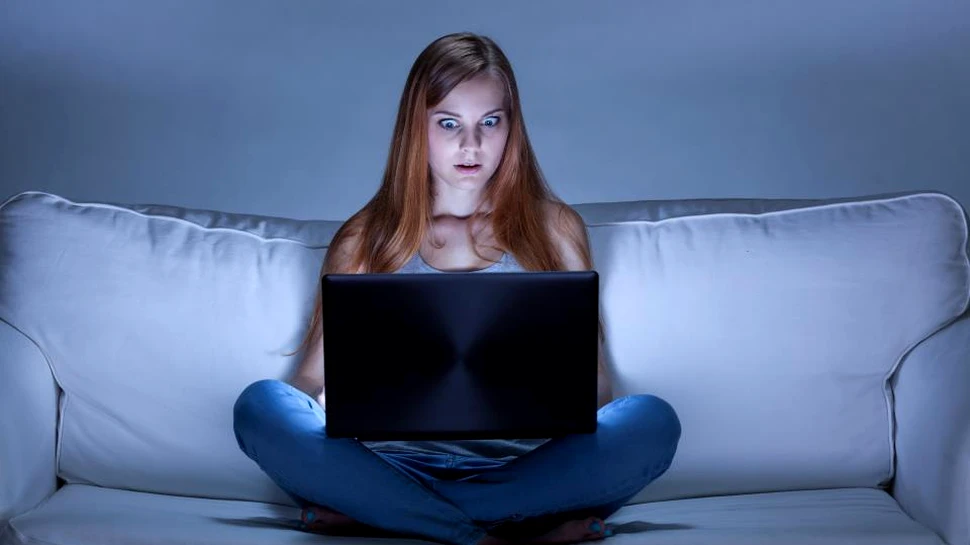 Protest cu nuduri faţă de cenzura Facebook şi Instagram