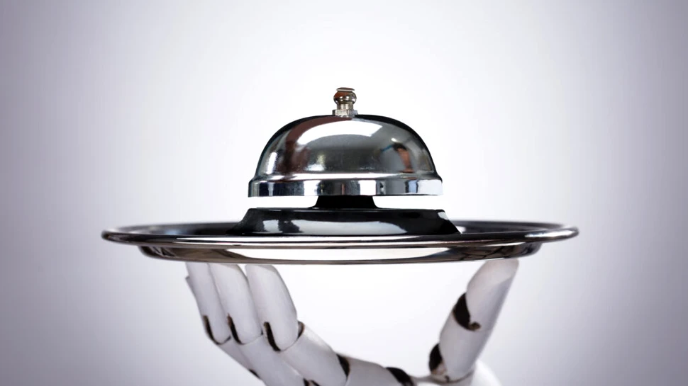 Un robot chelner a avut „o cădere nervoasă” într-un restaurant și a început să spargă farfurii