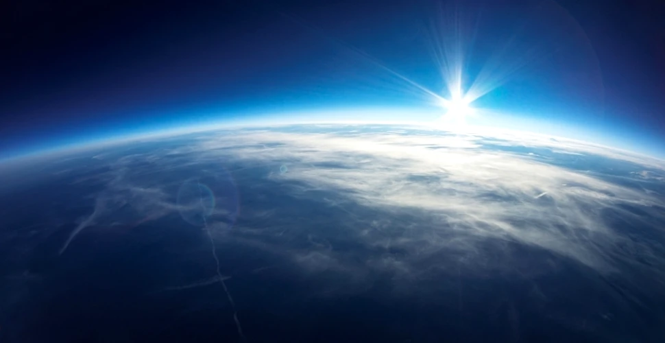 Imagini HD din spaţiu, surprinse de o cameră GoPro în cădere liberă către Terra – VIDEO