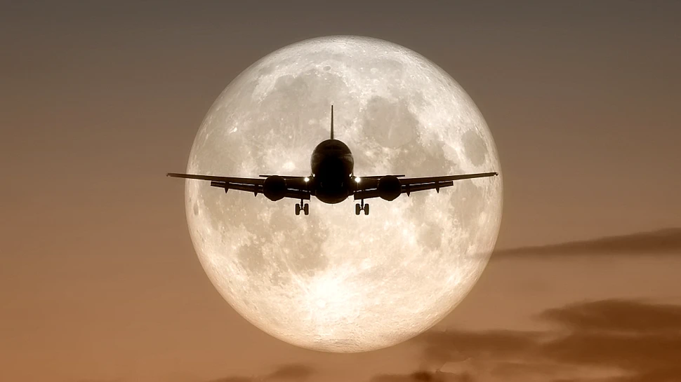 SuperLuna 2013: de ce în acest weekend Luna va fi mai mare şi mai strălucitoare decât în orice altă noapte (VIDEO)