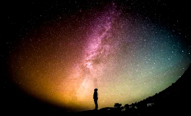 Ce vârstă are Universul și ce spune asta despre rata sa de expansiune?