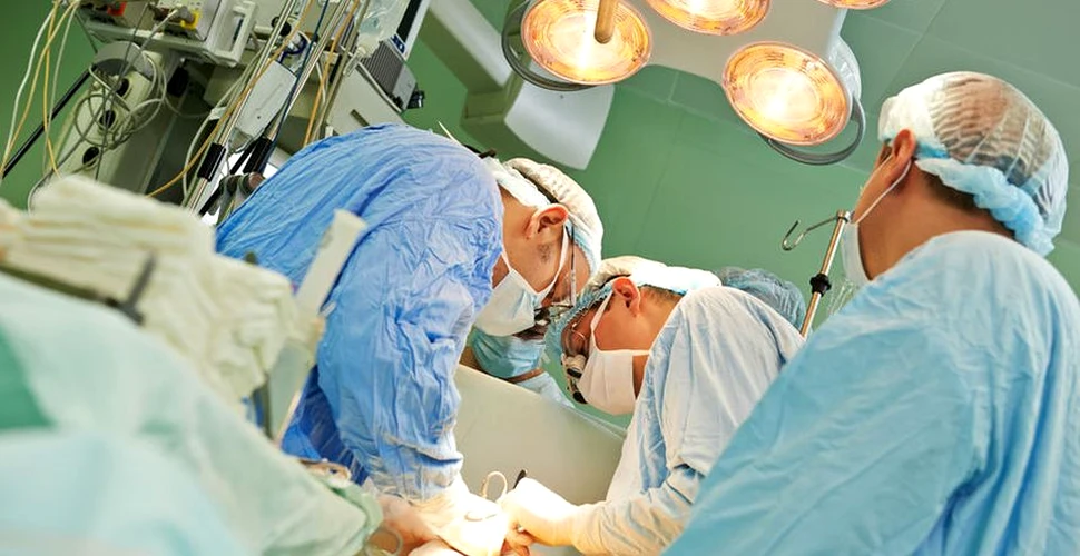 Fertilitatea bolnavilor de cancer ar putea fi salvată cu ajutorul unei proceduri CONTROVERSATE: transplantarea testiculelor în zona gâtului