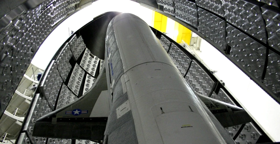 Avionul spaţial misterios X-37B a plecat într-o nouă misiune secretă – VIDEO