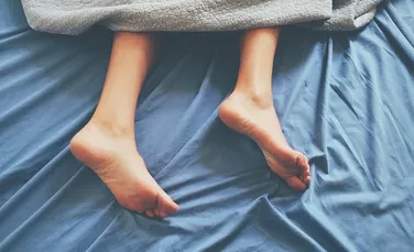 Ce este sindromul picioarelor neliniştite şi cum se poate ameliora