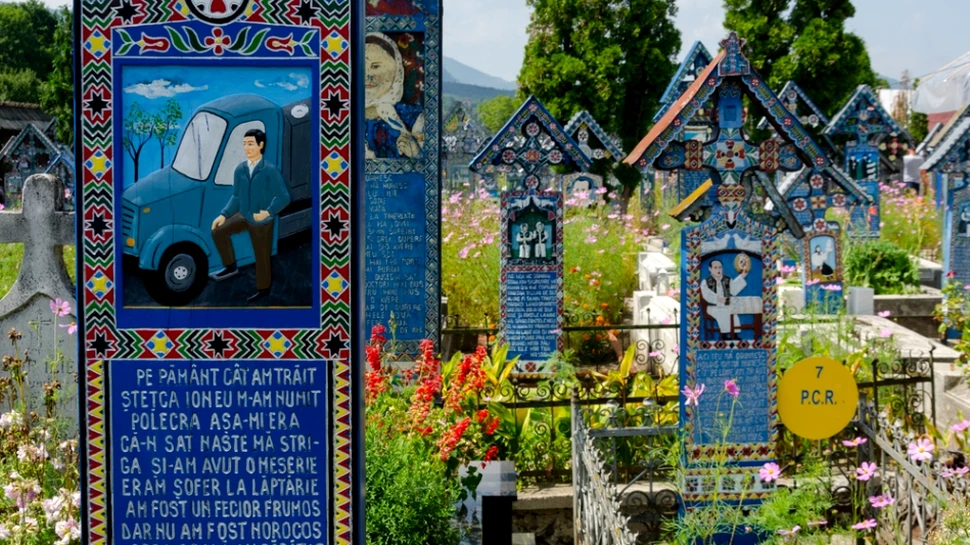 Cimitirul Vesel de la Săpânţa va fi promovat într-un documentar la TV5 Monde