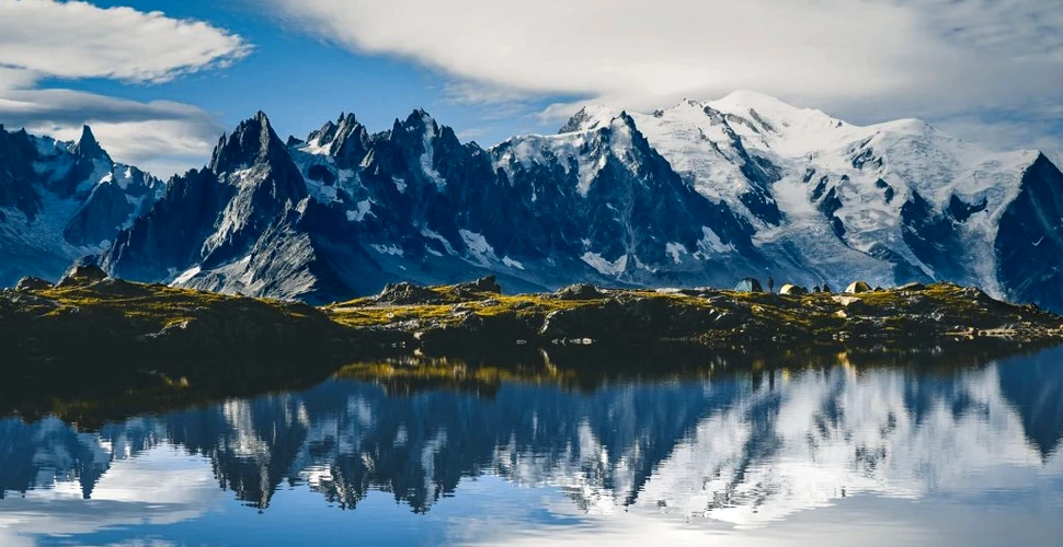 Un alpinist, recompensat după ce a găsit pietre prețioase pe Mont Blanc