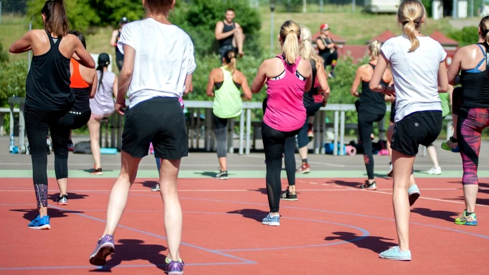 Exercițiile fizice intense din timpul unei diete pot reduce poftele de alimente nesănătoase