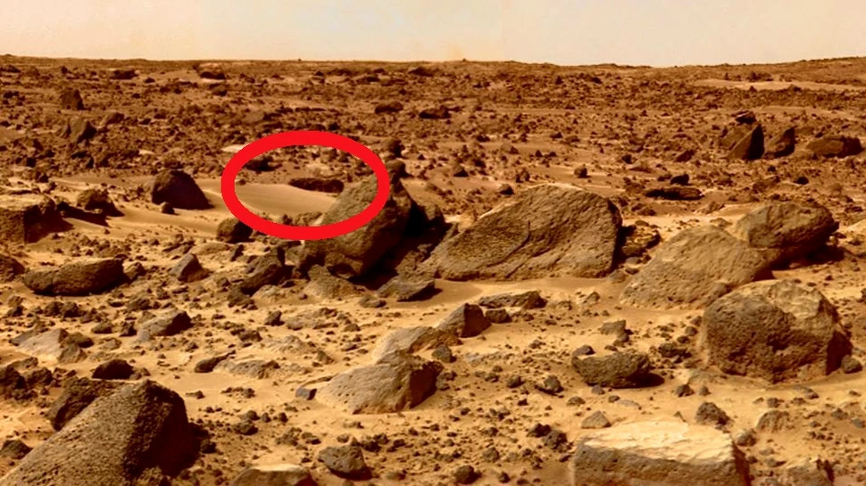A fost descoperită o sticlă de bere pe Marte? Un vânător de anomalii sugerează că a realizat descoperirea într-o imagine publicată de NASA