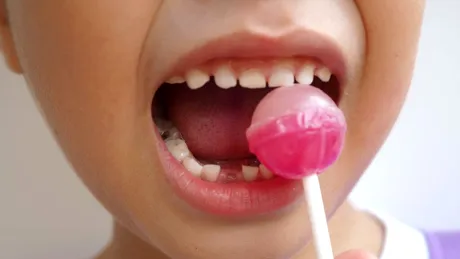 Este adevărat că zahărul îi face pe copii hiperactivi?